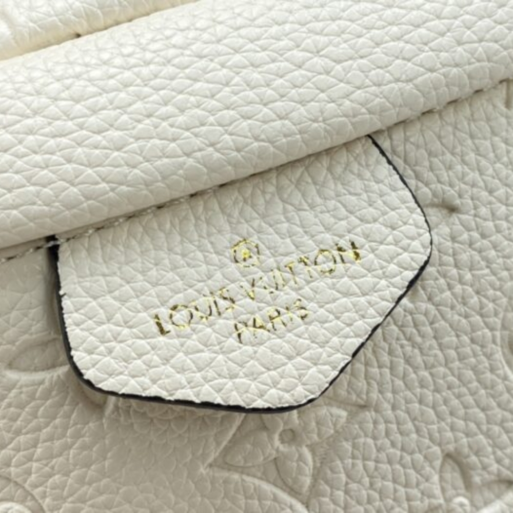 Copy-of-1000-x-1000-Detail-2025-09-28T211532.194