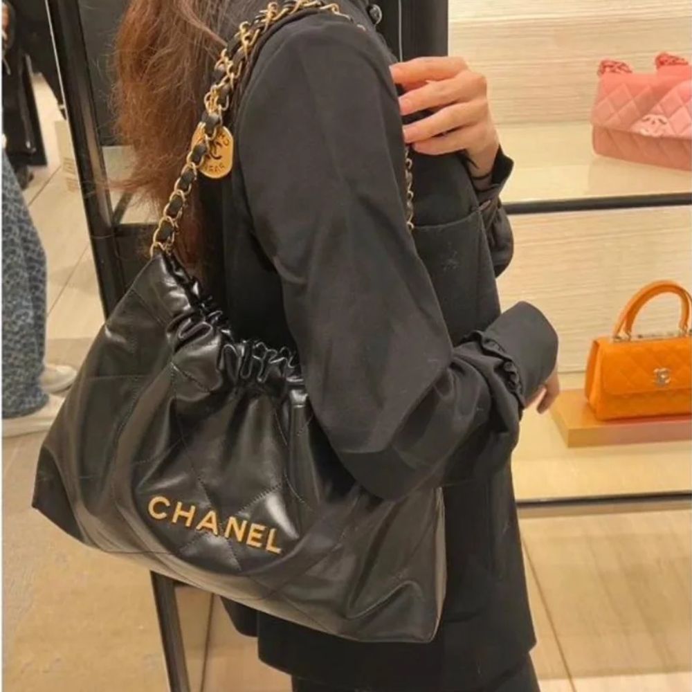 Chanel 22 Medium East West Bag Leather Black 39Cm - Image 2