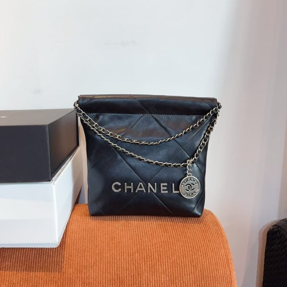 Chanel 22 Mini Handbag Black 22Cm - Image 5