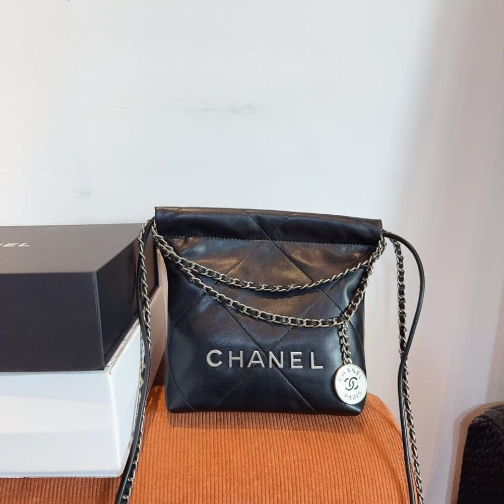 Chanel 22 Mini Handbag Black 22Cm - Image 8