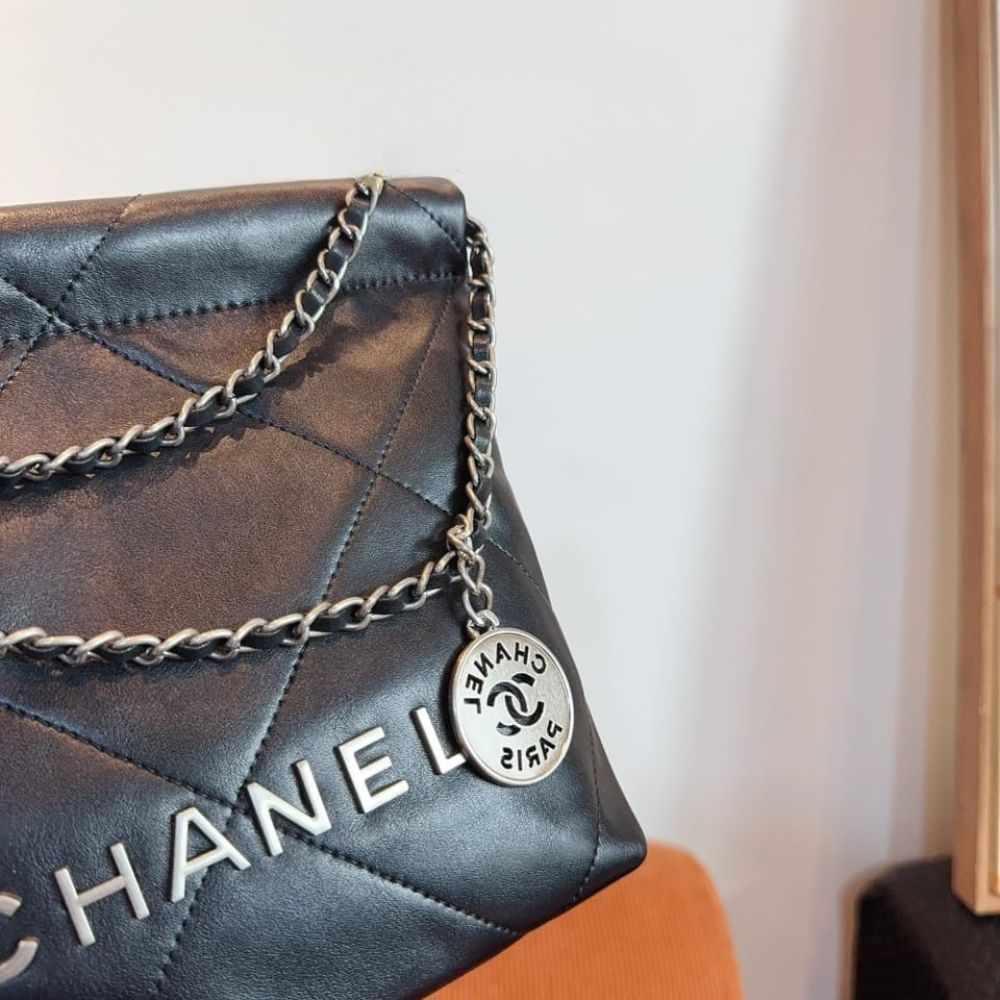 Chanel 22 Mini Handbag Black 22Cm - Image 10