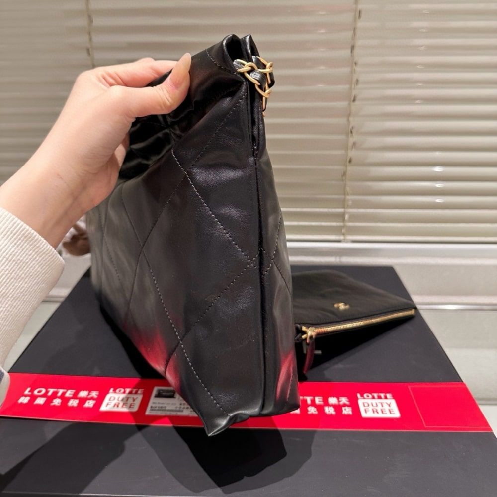 Chanel 22 Medium East West Bag Leather Black 39Cm - Image 7