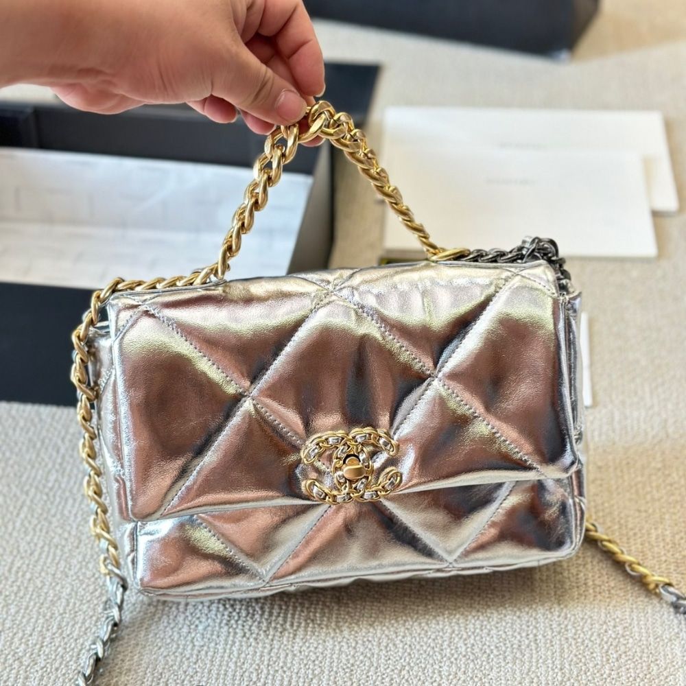 Chanel 19 Small Flap Bag Metallic Silver 25cm - Image 6