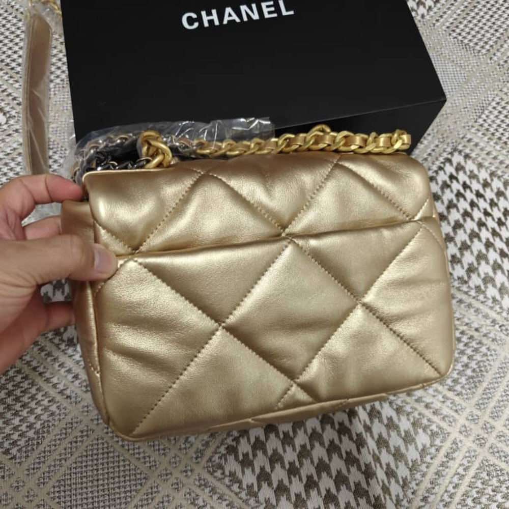 Chanel 19 Small Flap Bag Gold 25cm - Image 6