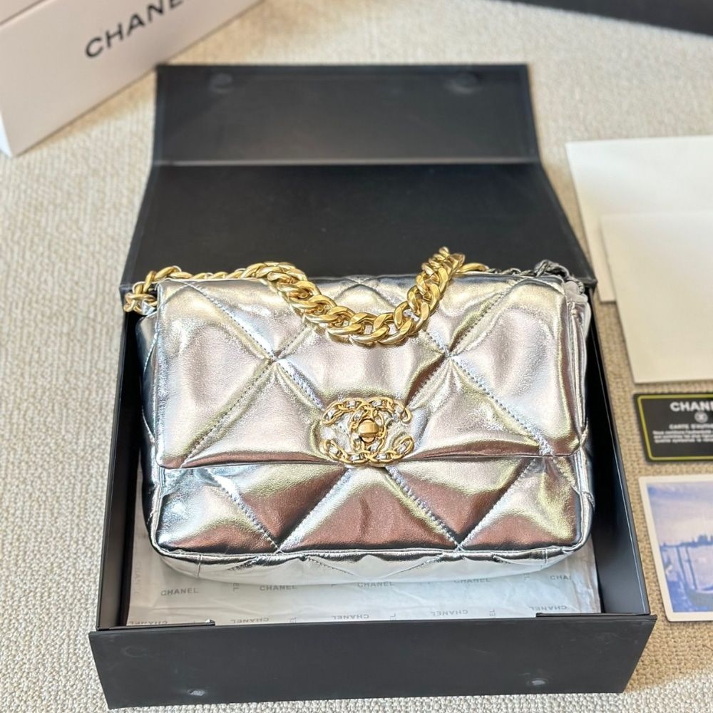 Chanel 19 Small Flap Bag Metallic Silver 25cm - Image 7