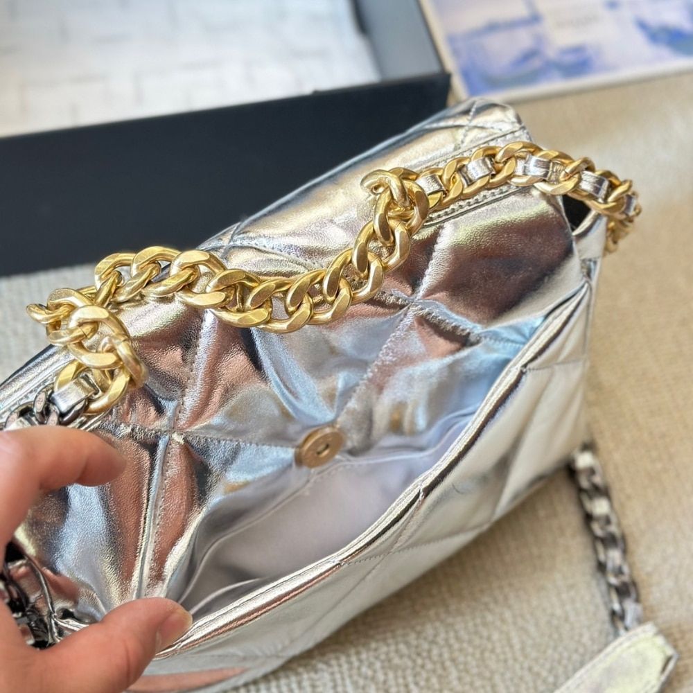 Chanel 19 Small Flap Bag Metallic Silver 25cm - Image 8