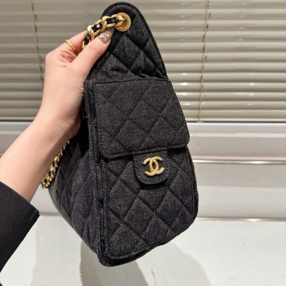 Chanel 25 Small Handbag Grained And Gold-Tone Metal Washed Denim Black 26Cm AS5293 B20520 U0725 - Image 6