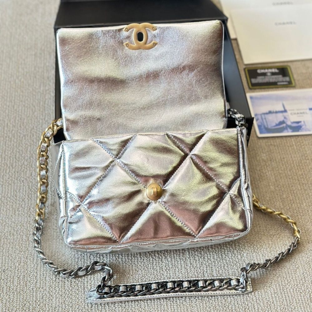 Chanel 19 Small Flap Bag Metallic Silver 25cm - Image 9