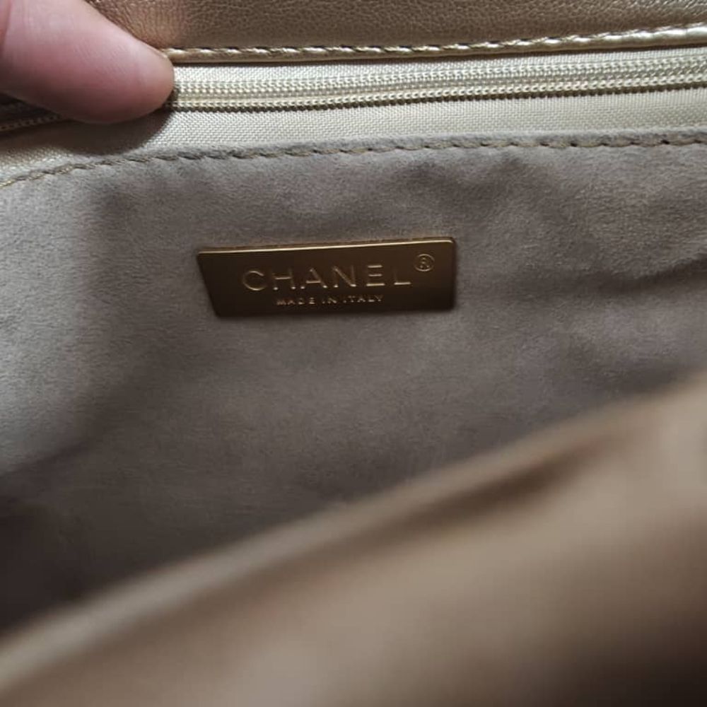 Chanel 19 Small Flap Bag Metallic Silver 25cm - Image 10