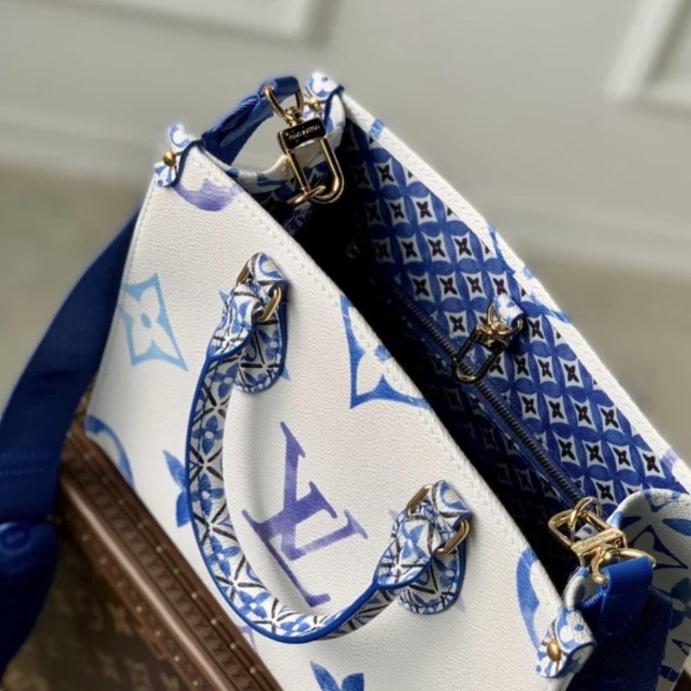 Louis Vuitton Onthego PM Blue 25cm - Image 8