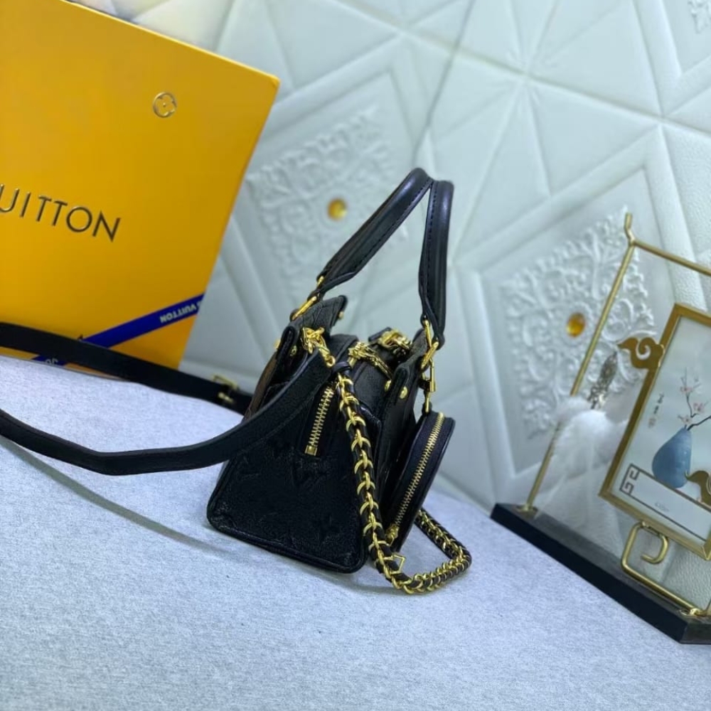 Louis Vuitton Onthego East West Black 25Cm M23640 - Image 7