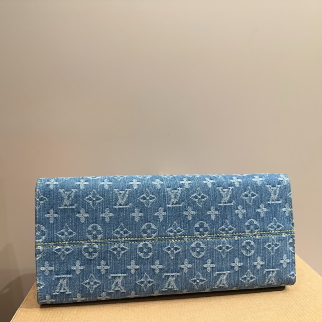 Louis Vuitton OnTheGo MM Denim Blue 35Cm M46871 - Image 8