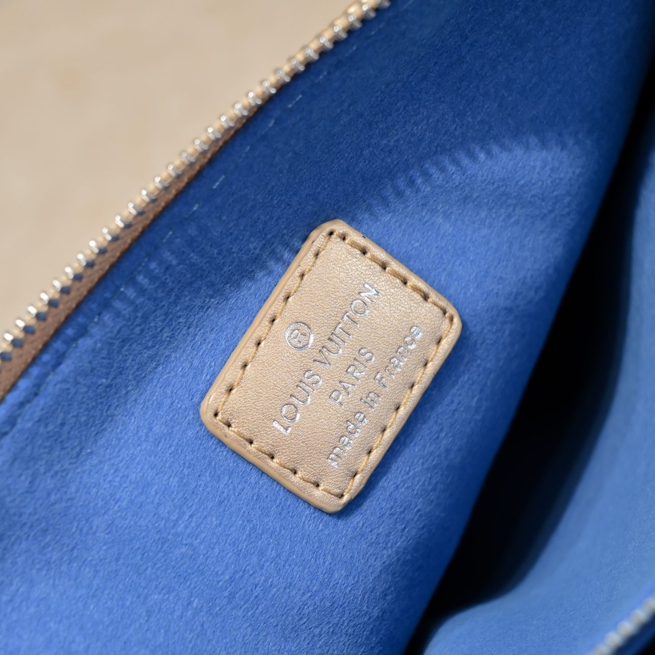 Louis Vuitton Coussin PM Golden 26Cm M59278 - Image 8